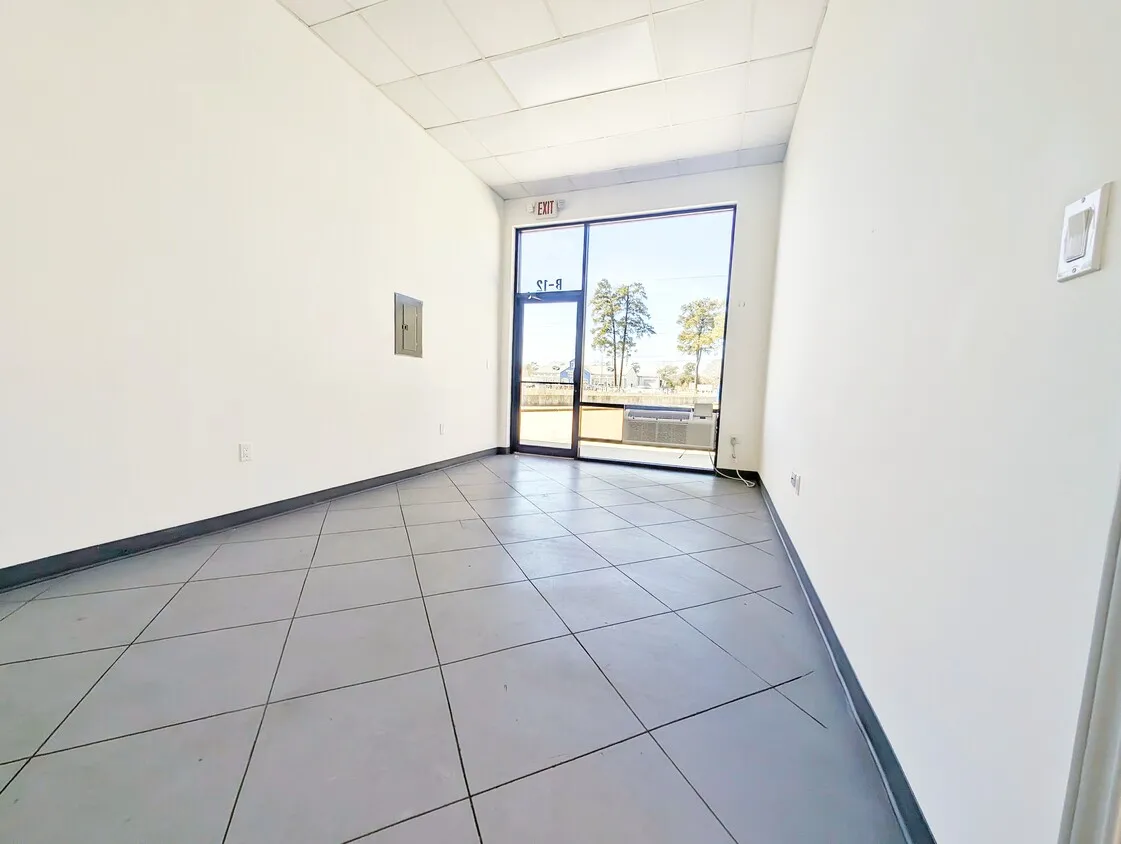 Climate Controlled Warehouse with Private Office/Restroom – 1680 SF — photo 3 of 5