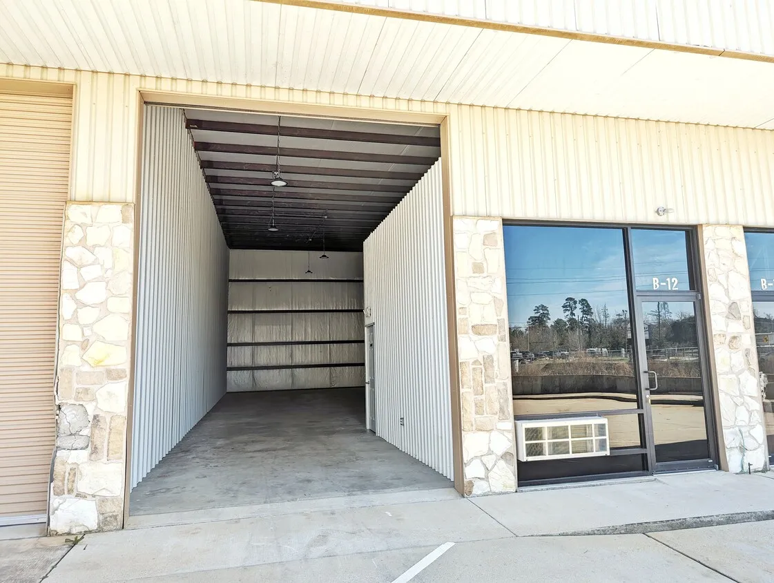Climate Controlled Warehouse with Private Office/Restroom – 1680 SF — photo 1 of 5