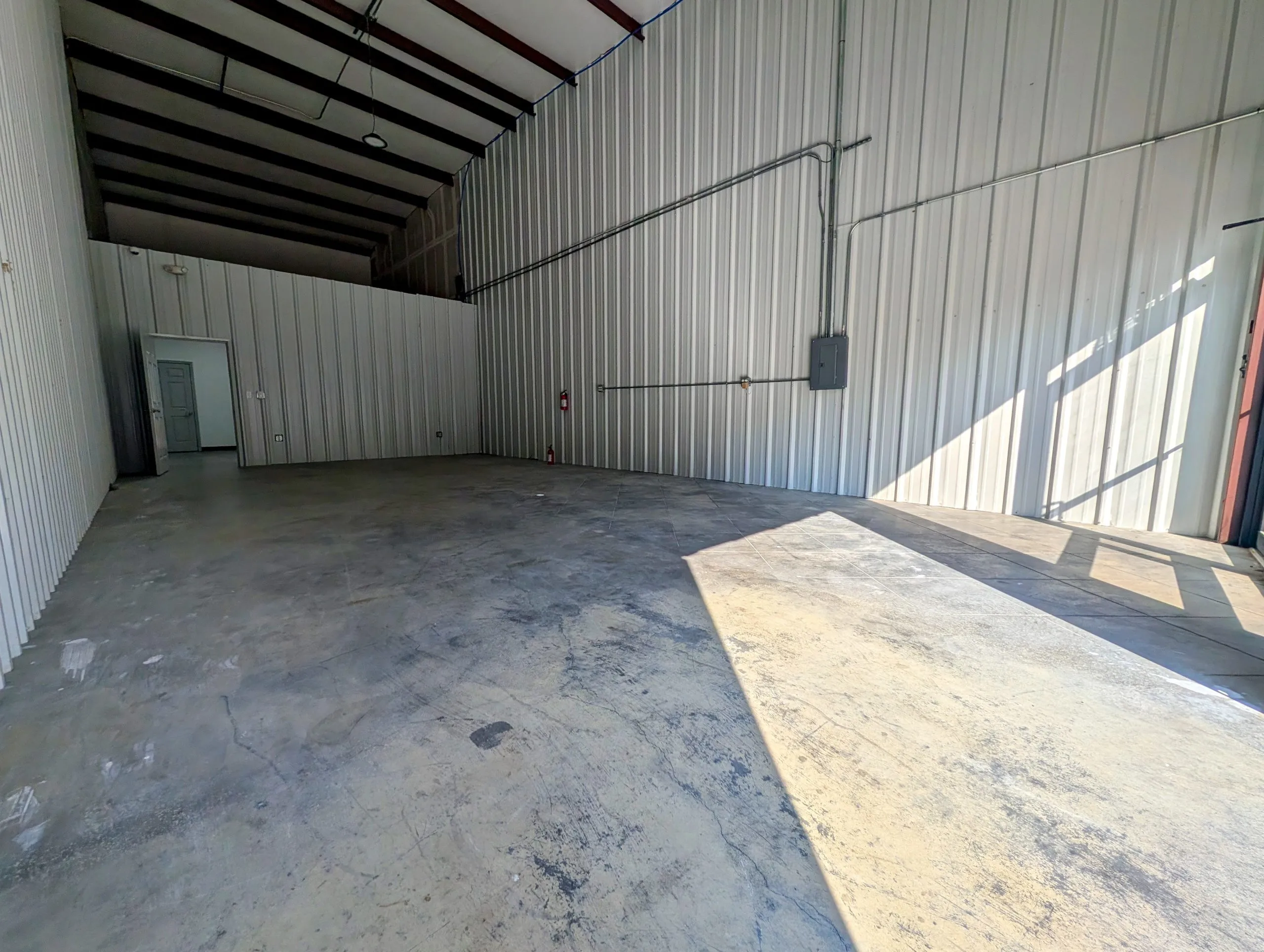 1,200 SF Warehouse with Office on FM 2978 — photo 4 of 7
