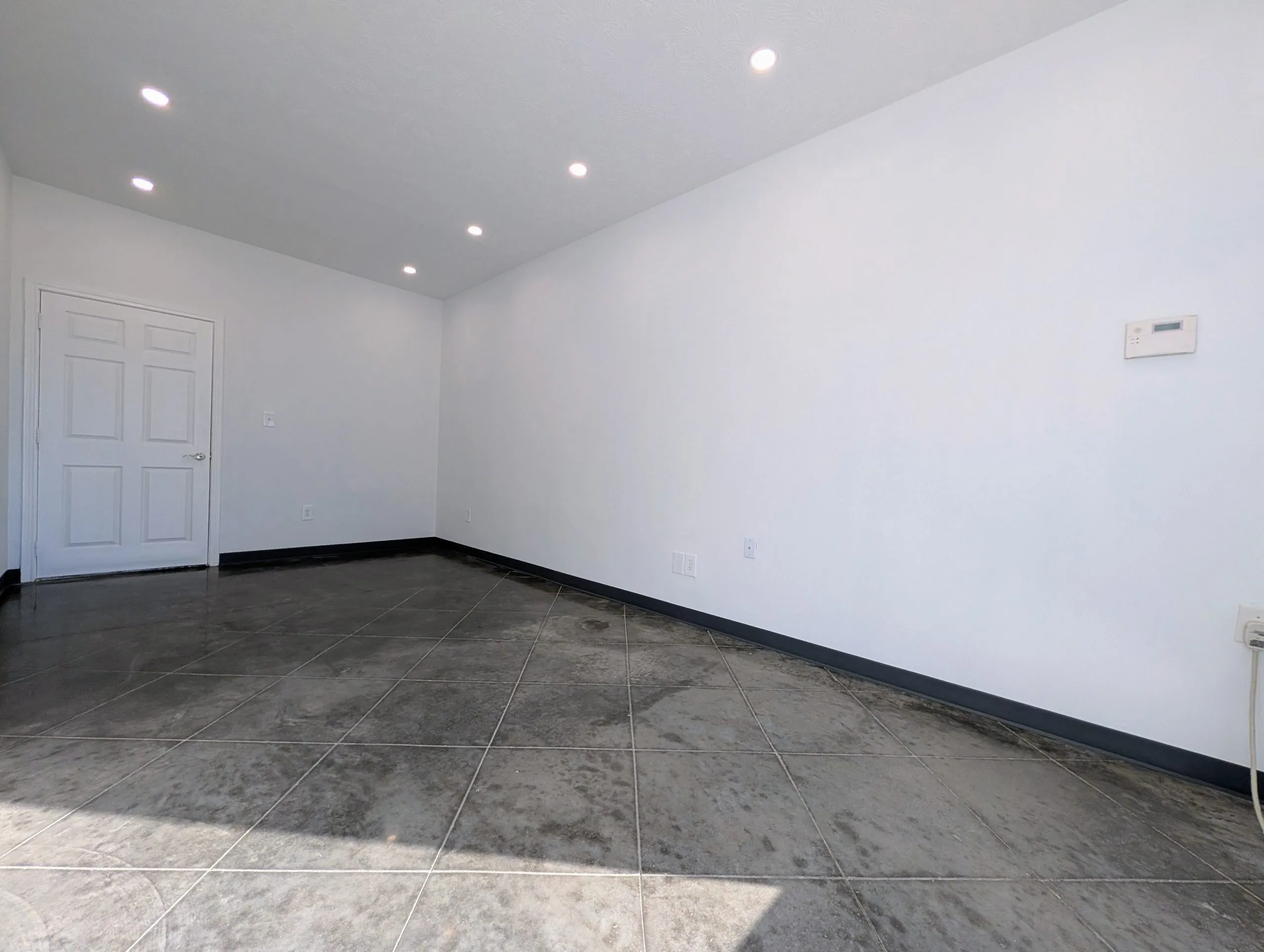 Small Office Warehouse 725 SF Near Woodlands, Tomball — photo 5 of 7