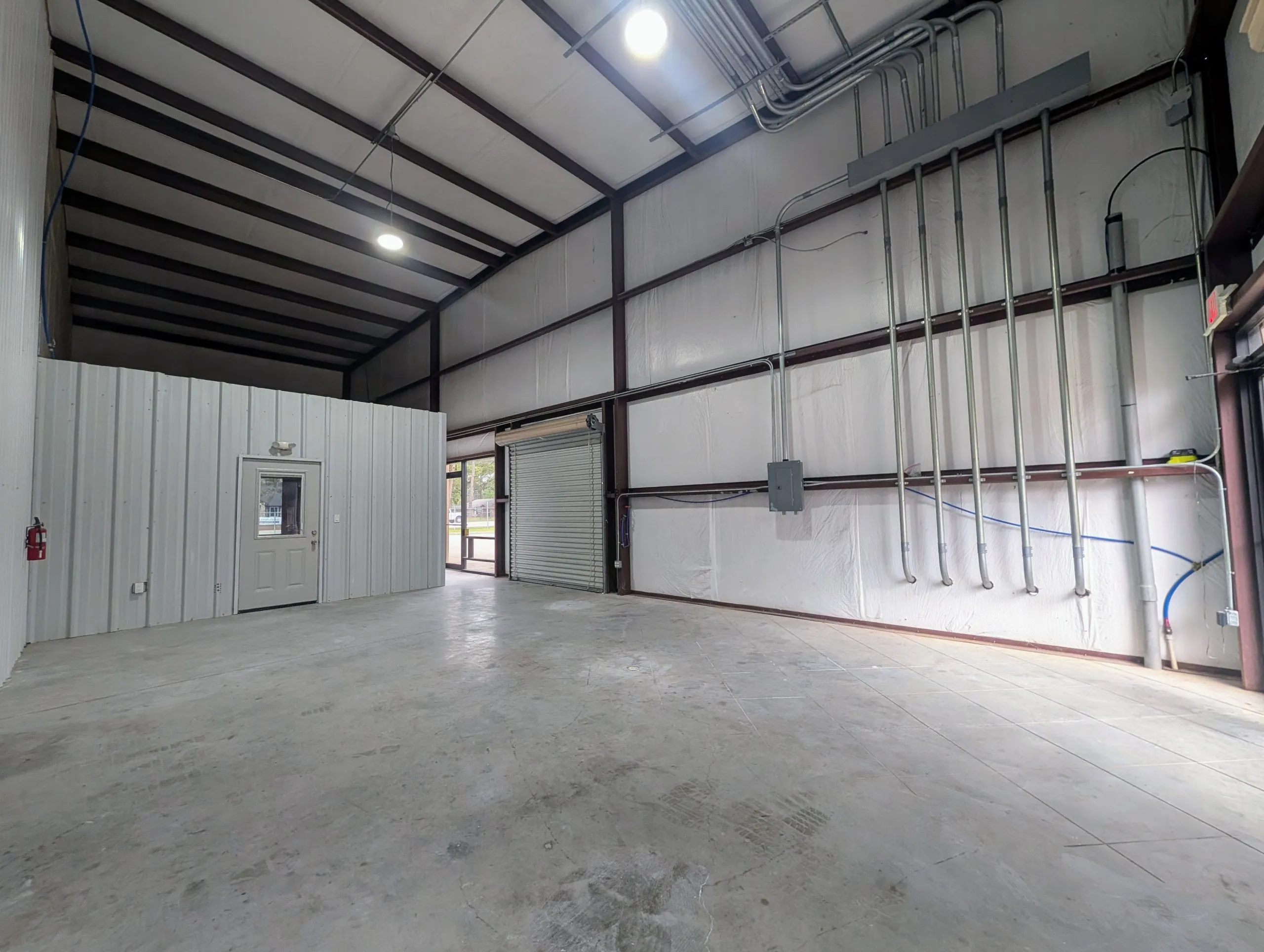 1,200 SF Warehouse/Office – Facing FM 2978 (Tomball/Woodlands/Spring) — photo 2 of 7