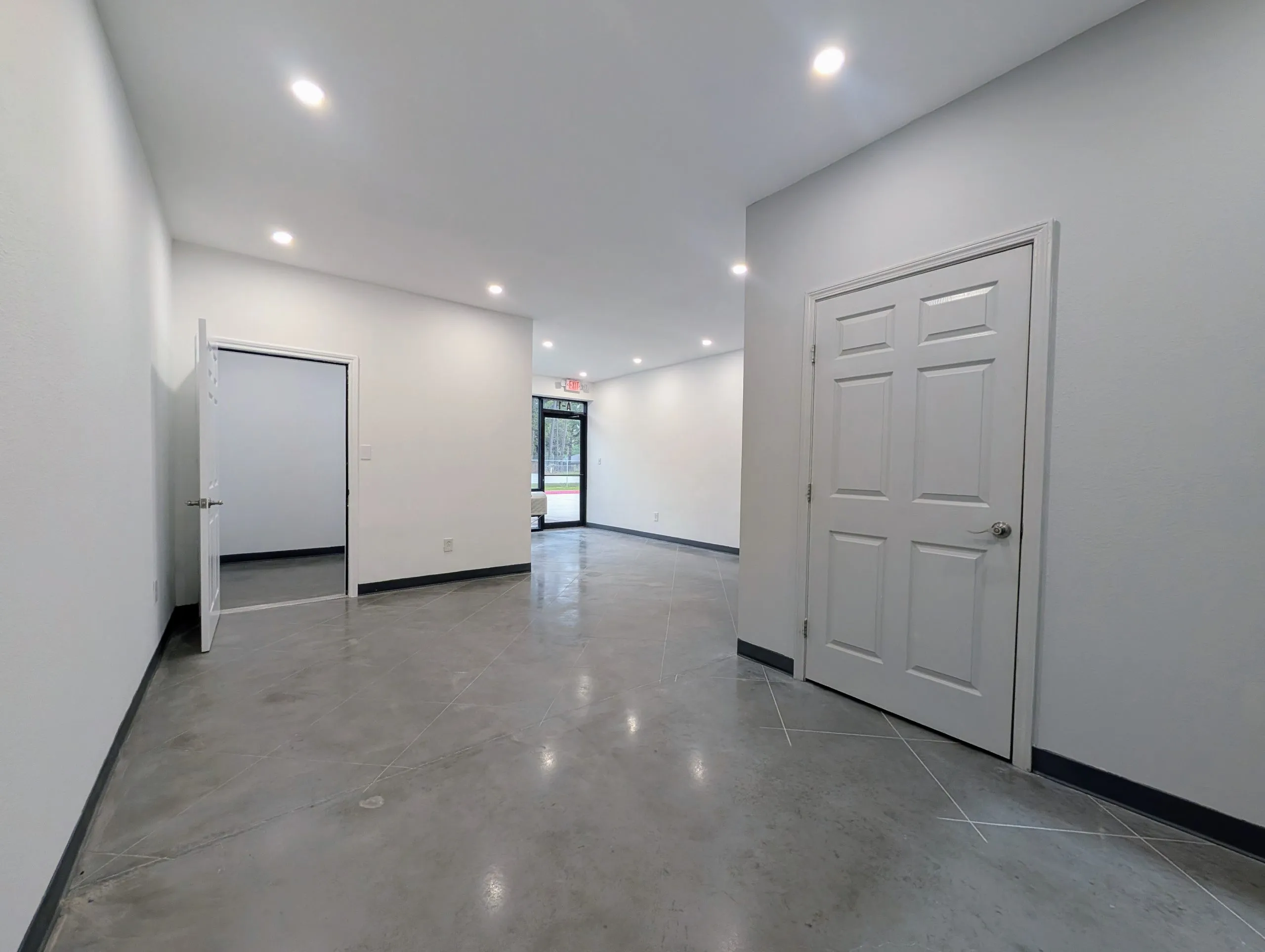 1,200 SF Warehouse/Office – Facing FM 2978 (Tomball/Woodlands/Spring) — photo 4 of 7
