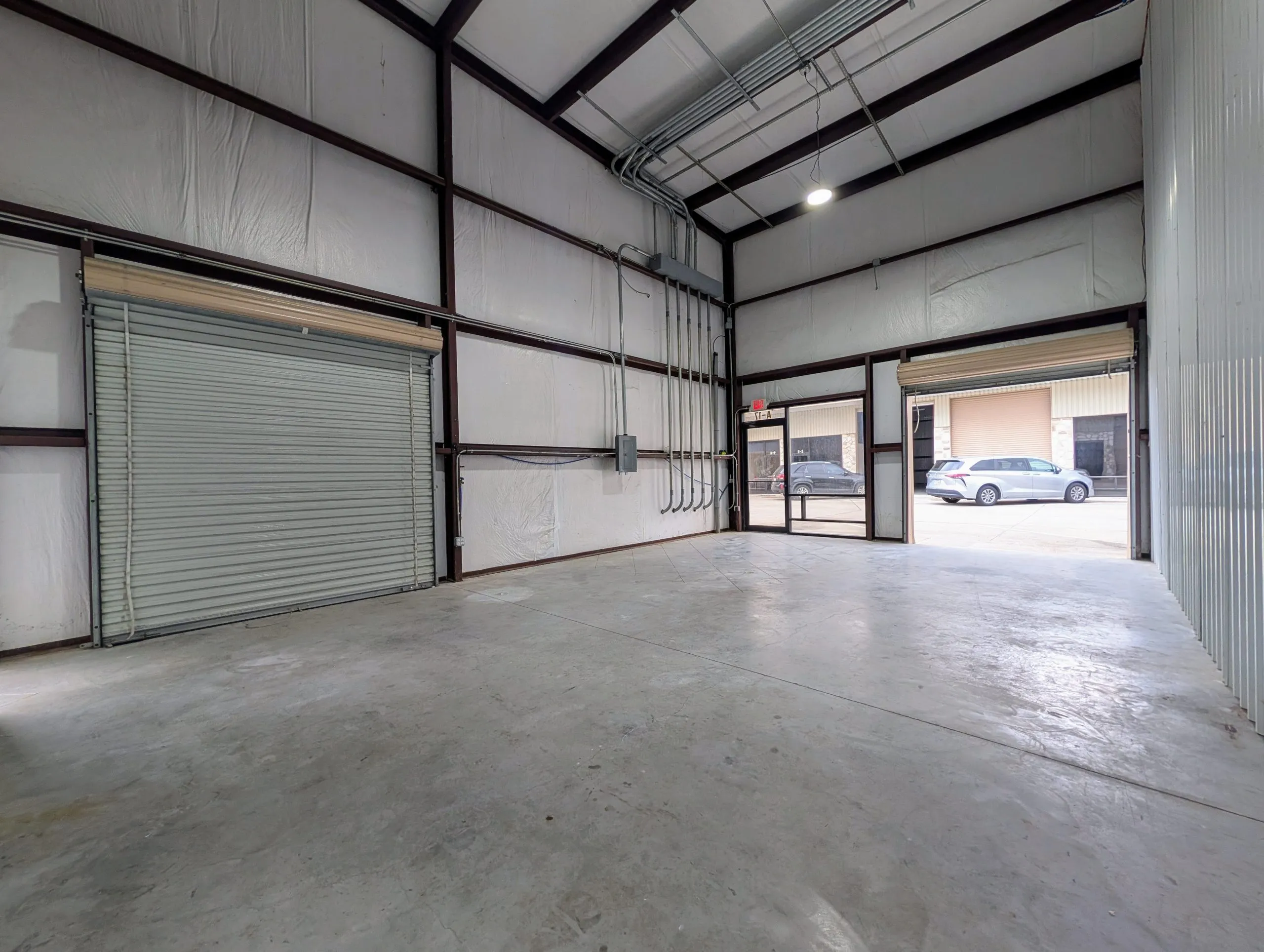 1,200 SF Warehouse/Office – Facing FM 2978 (Tomball/Woodlands/Spring) — photo 1 of 7